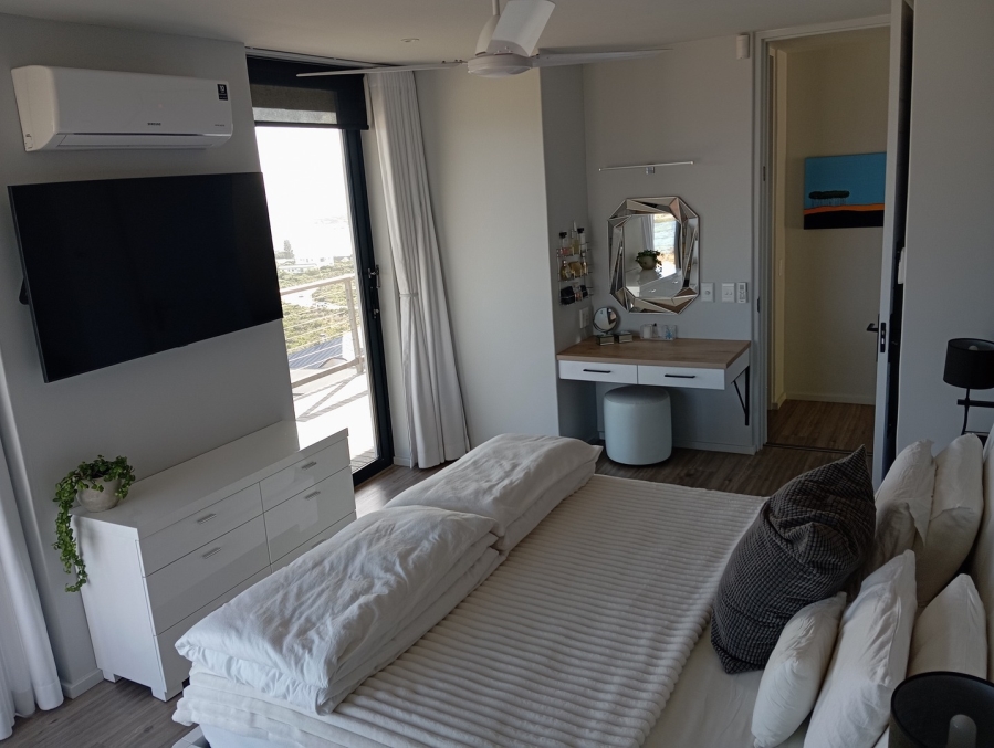 4 Bedroom Property for Sale in Rooi Els Western Cape
